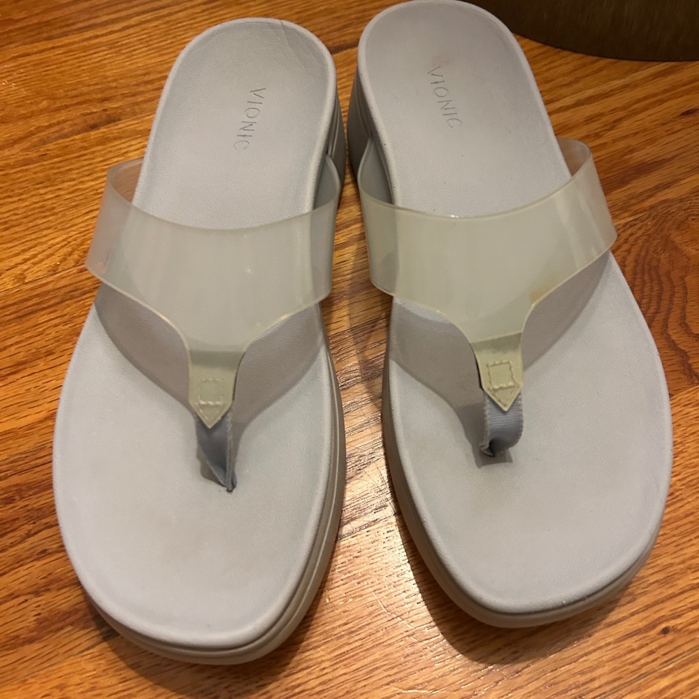 Vionic Women's Lavender and Gray Sandals 9.5 Shoes